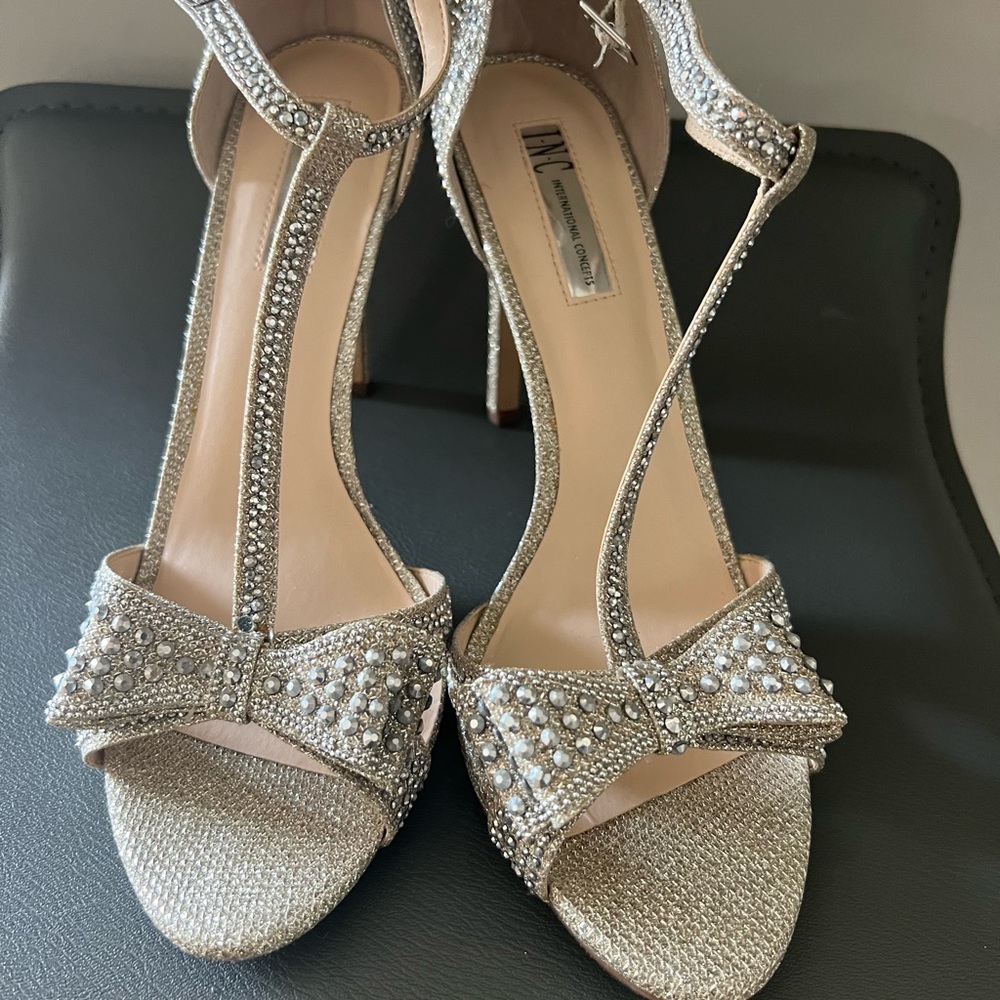INC Reese Gold Champagne 10.5 size Rhinestone Bow Shoes
